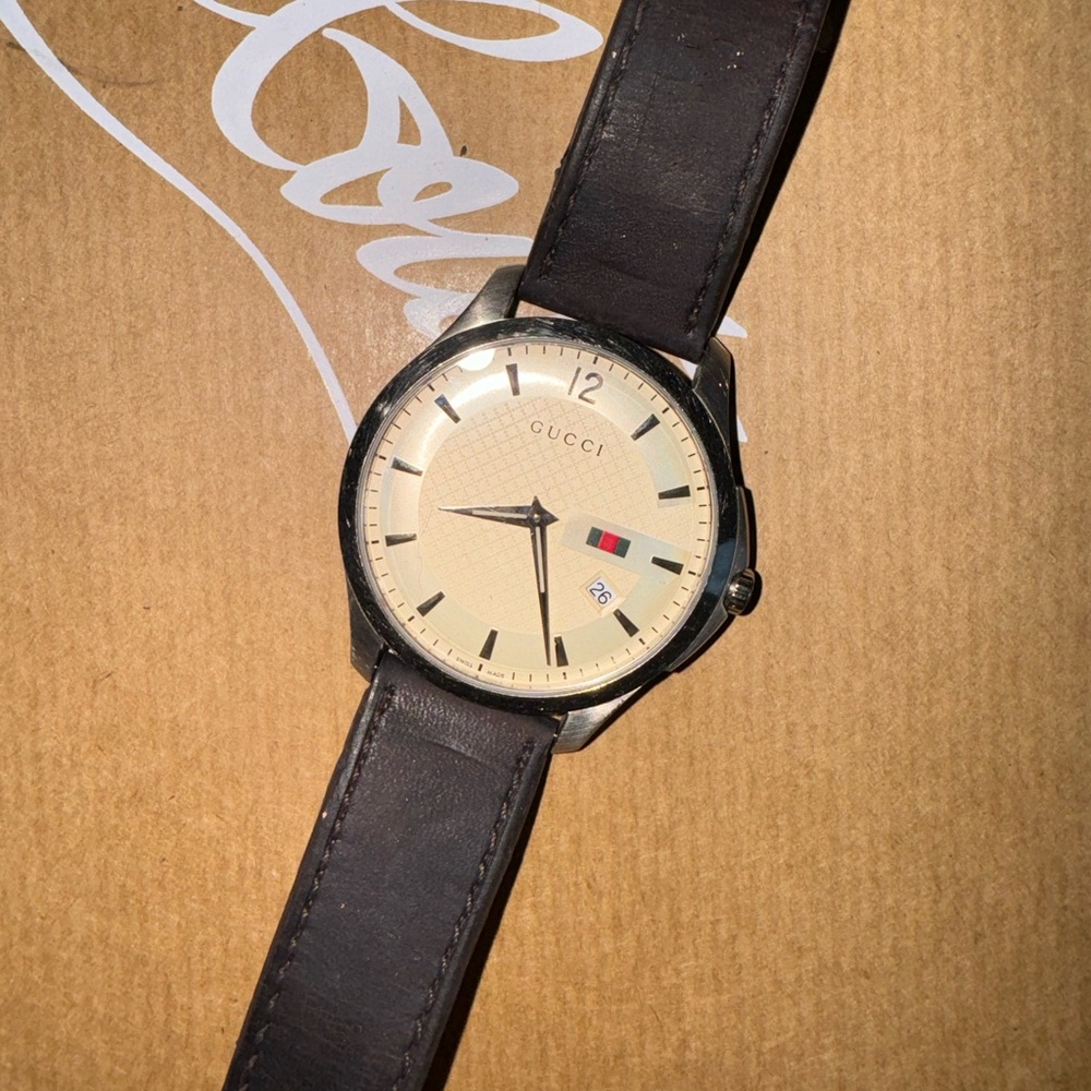 Gucci Men's Brown Leather Strap Watch